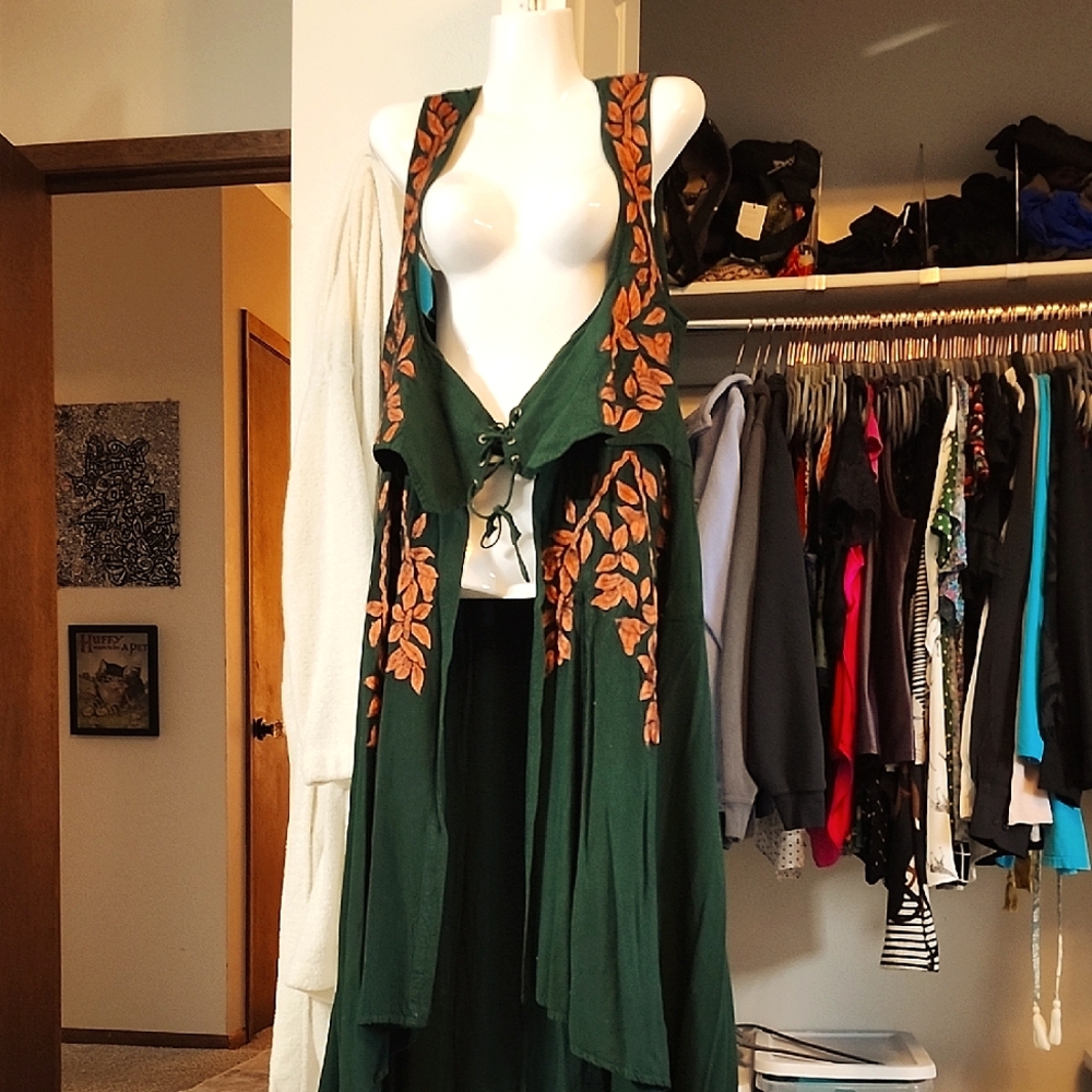 Green Sleeveless Dress Enhancer with Metallic Bronze Leaf Design
